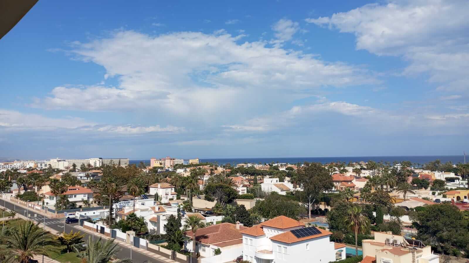 Vistas panorámicas de Playa Serena hacia el mar