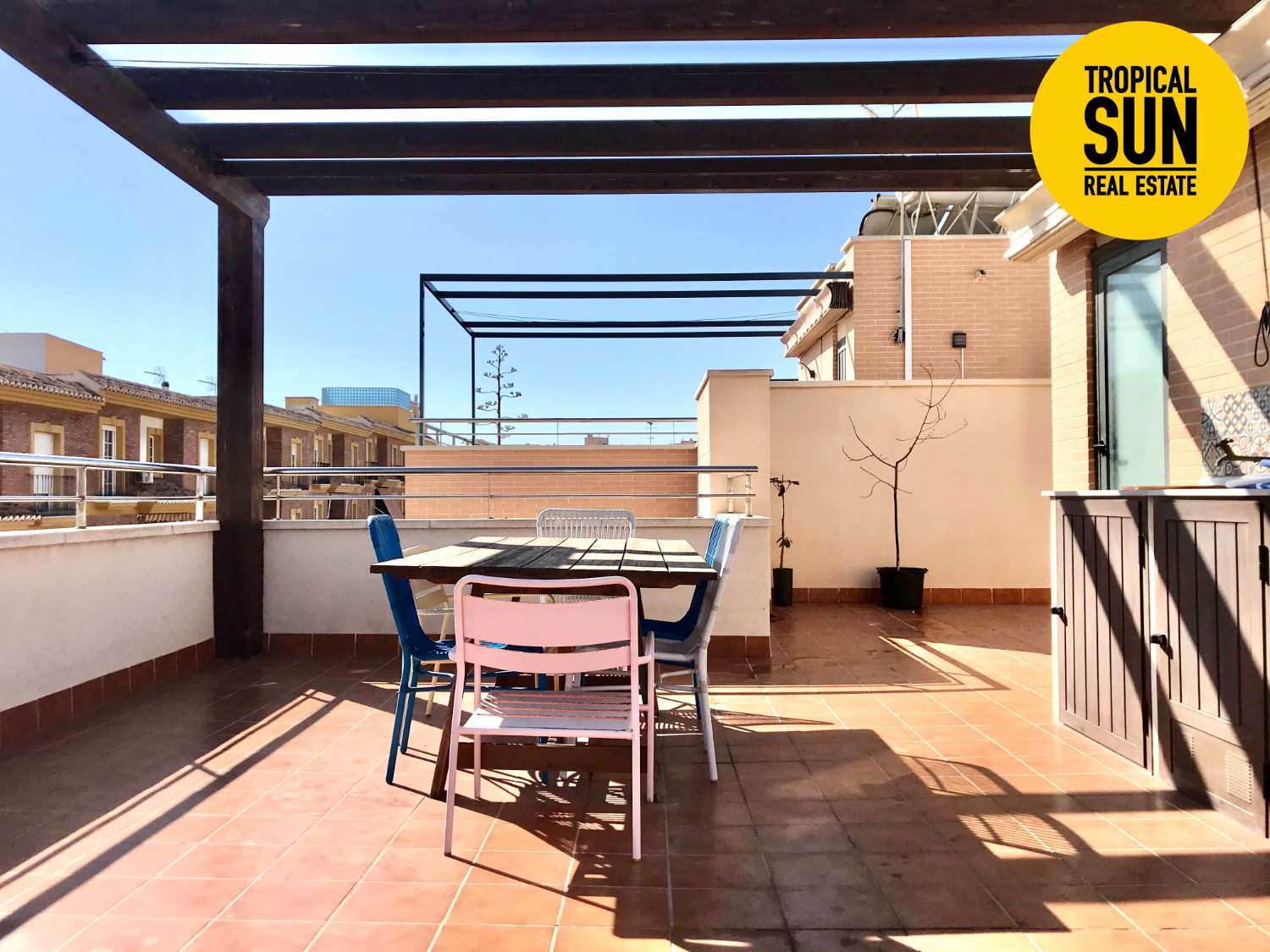 Triplex en La Romanilla, Junto playa y paseo maritimo
