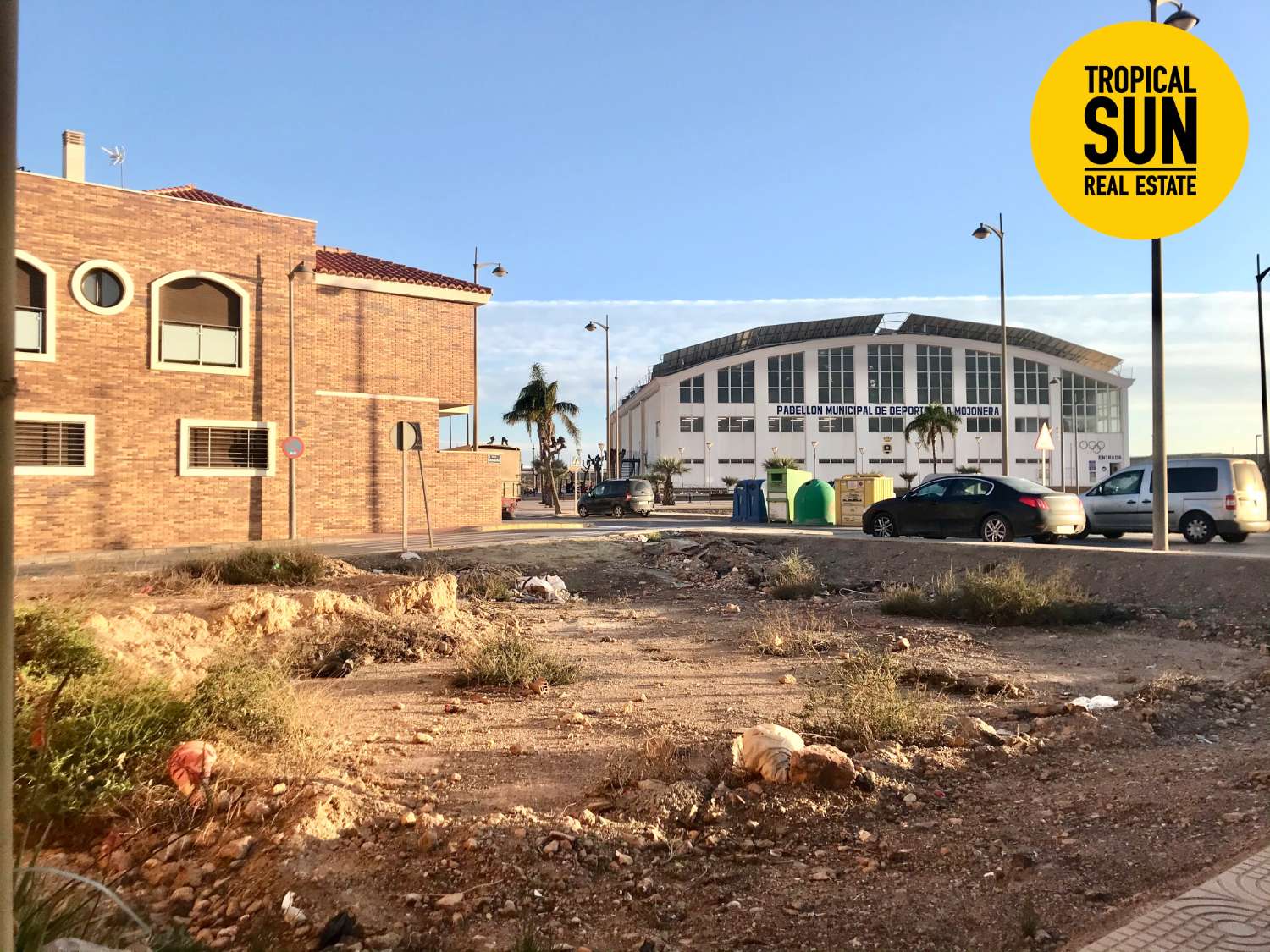 Parcela para construir vivienda en La Mojonera, Calle Jaén.
