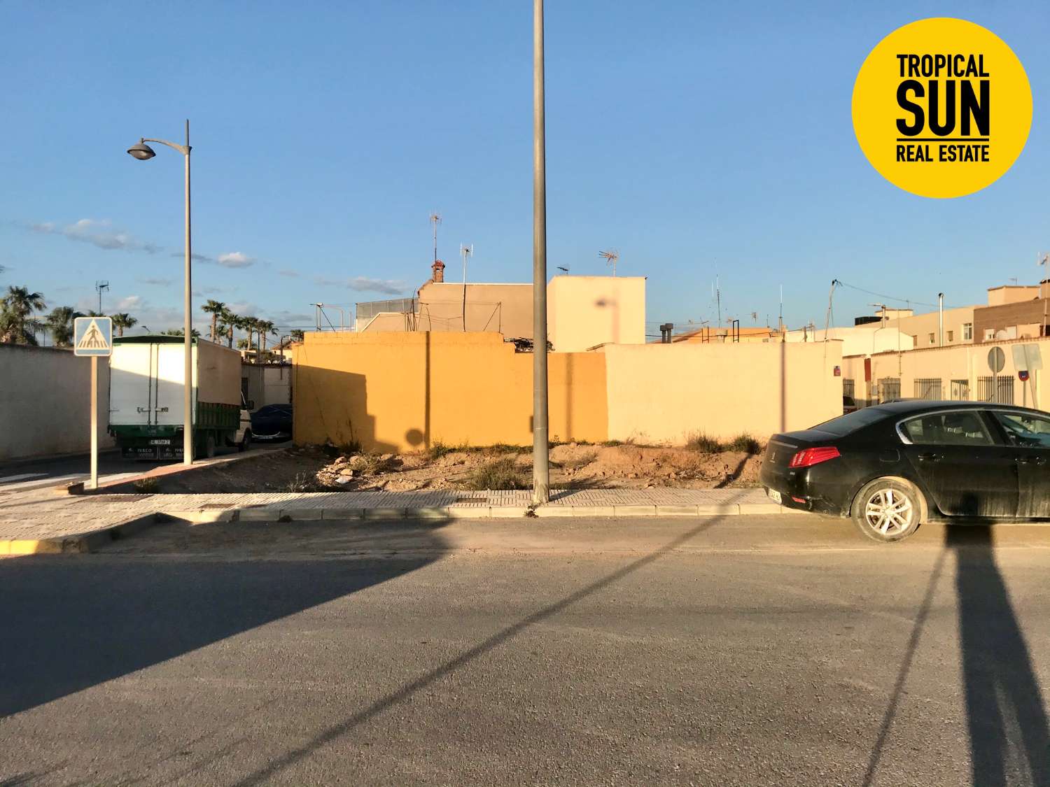 Parcela para construir vivienda en La Mojonera, Calle Jaén.