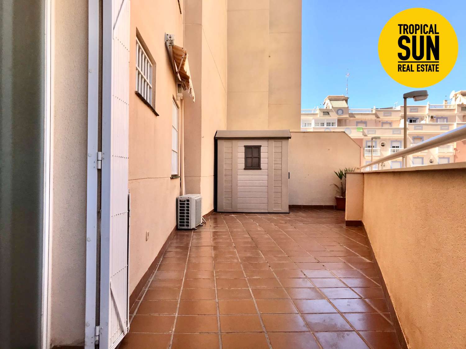 Apartamento en Avenida Rosita Ferrer. Residencial Balcones de Roquetas II