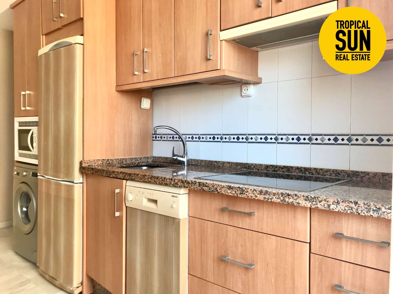 Apartamento en Avenida Rosita Ferrer. Residencial Balcones de Roquetas II