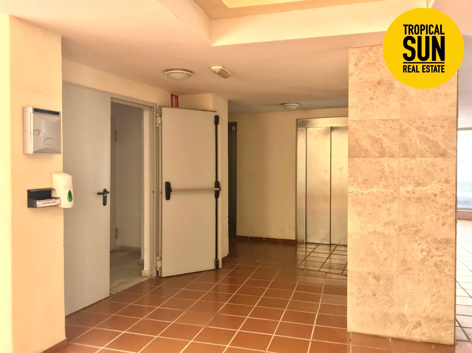 Apartamento en Avenida Rosita Ferrer. Residencial Balcones de Roquetas II