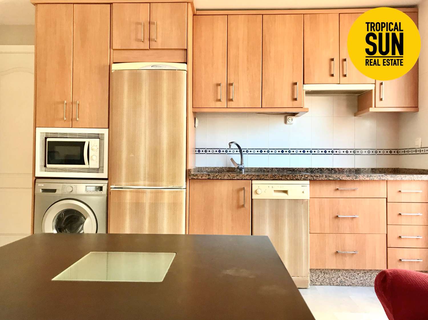 Apartamento en Avenida Rosita Ferrer. Residencial Balcones de Roquetas II