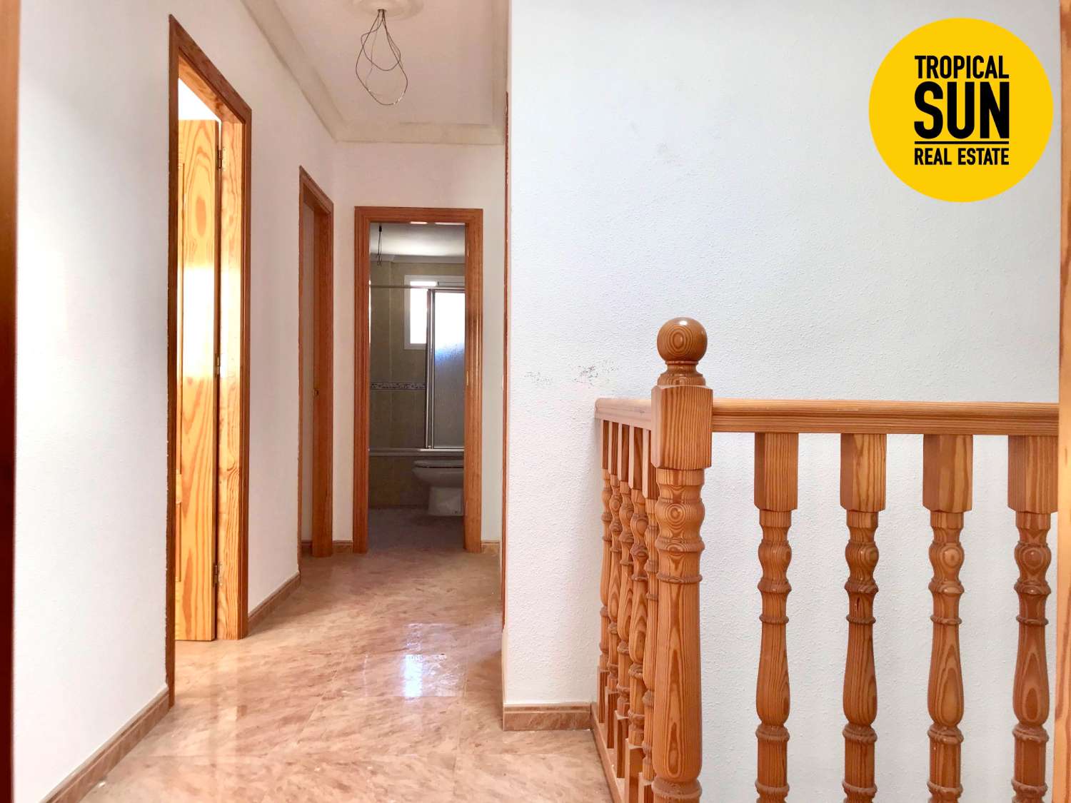 Duplex adosado en La Mojonera, Calle Acacias