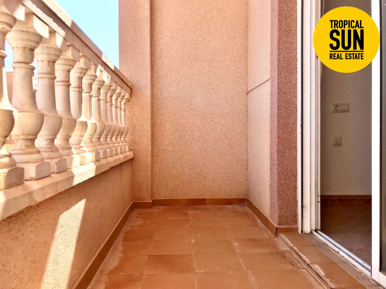 Duplex adosado en La Mojonera, Calle Acacias