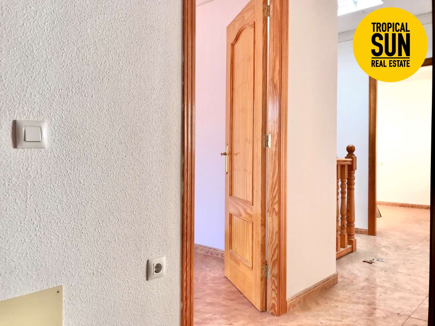 Duplex adosado en La Mojonera, Calle Acacias