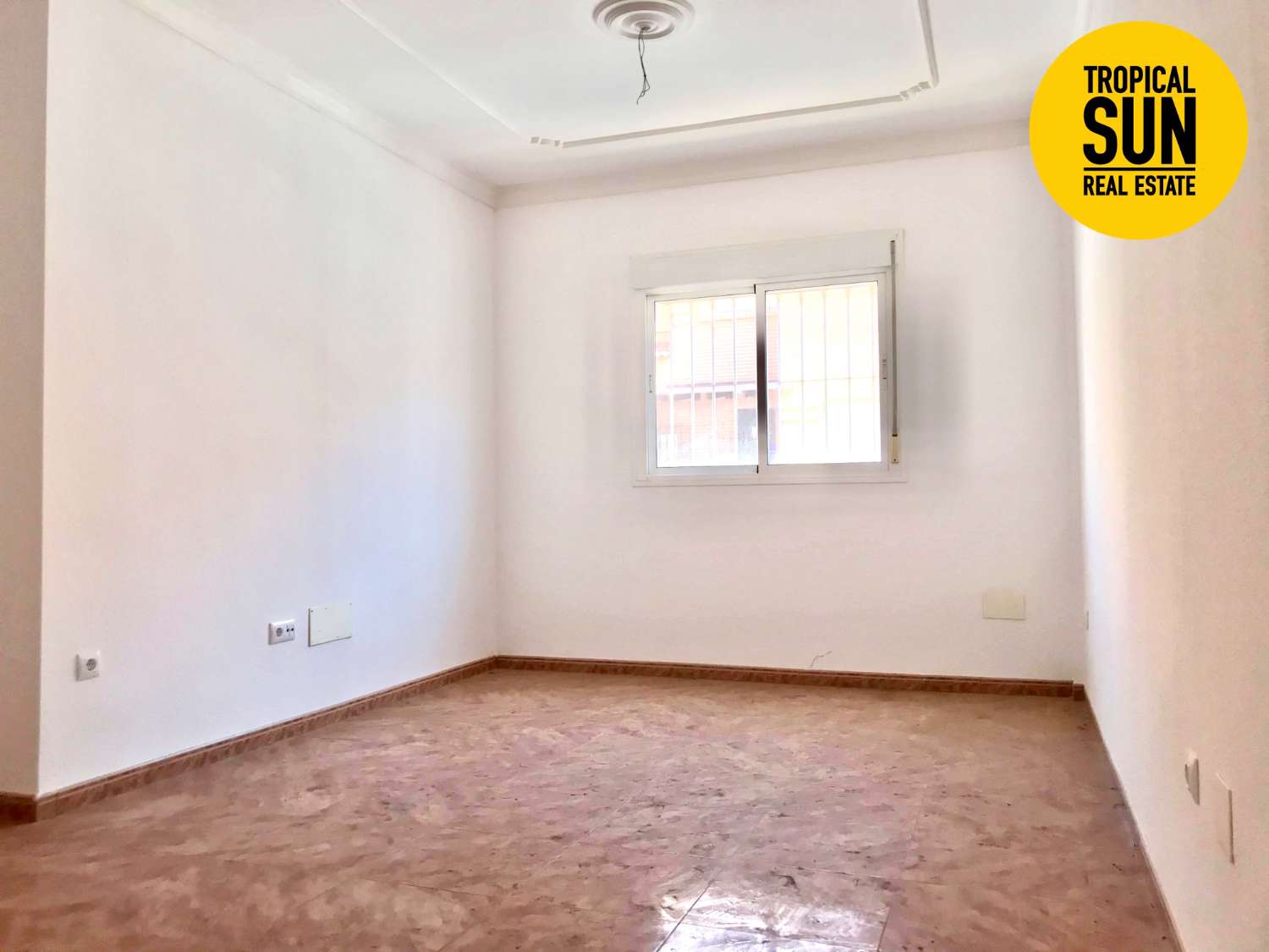 Duplex adosado en La Mojonera, Calle Acacias