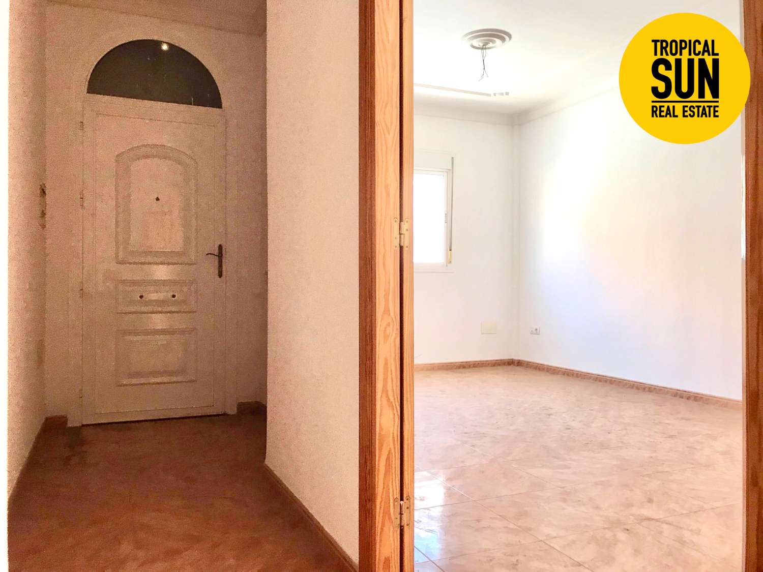 Duplex adosado en La Mojonera, Calle Acacias