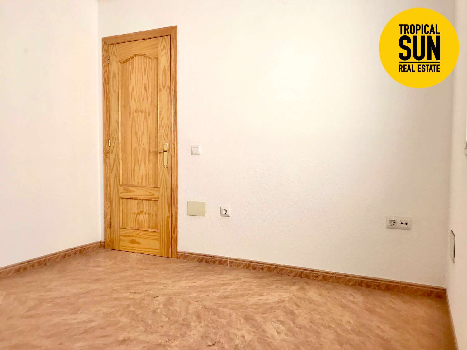 Duplex adosado en La Mojonera, Calle Acacias