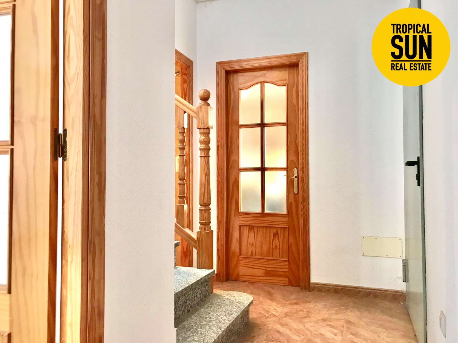 Duplex adosado en La Mojonera, Calle Acacias