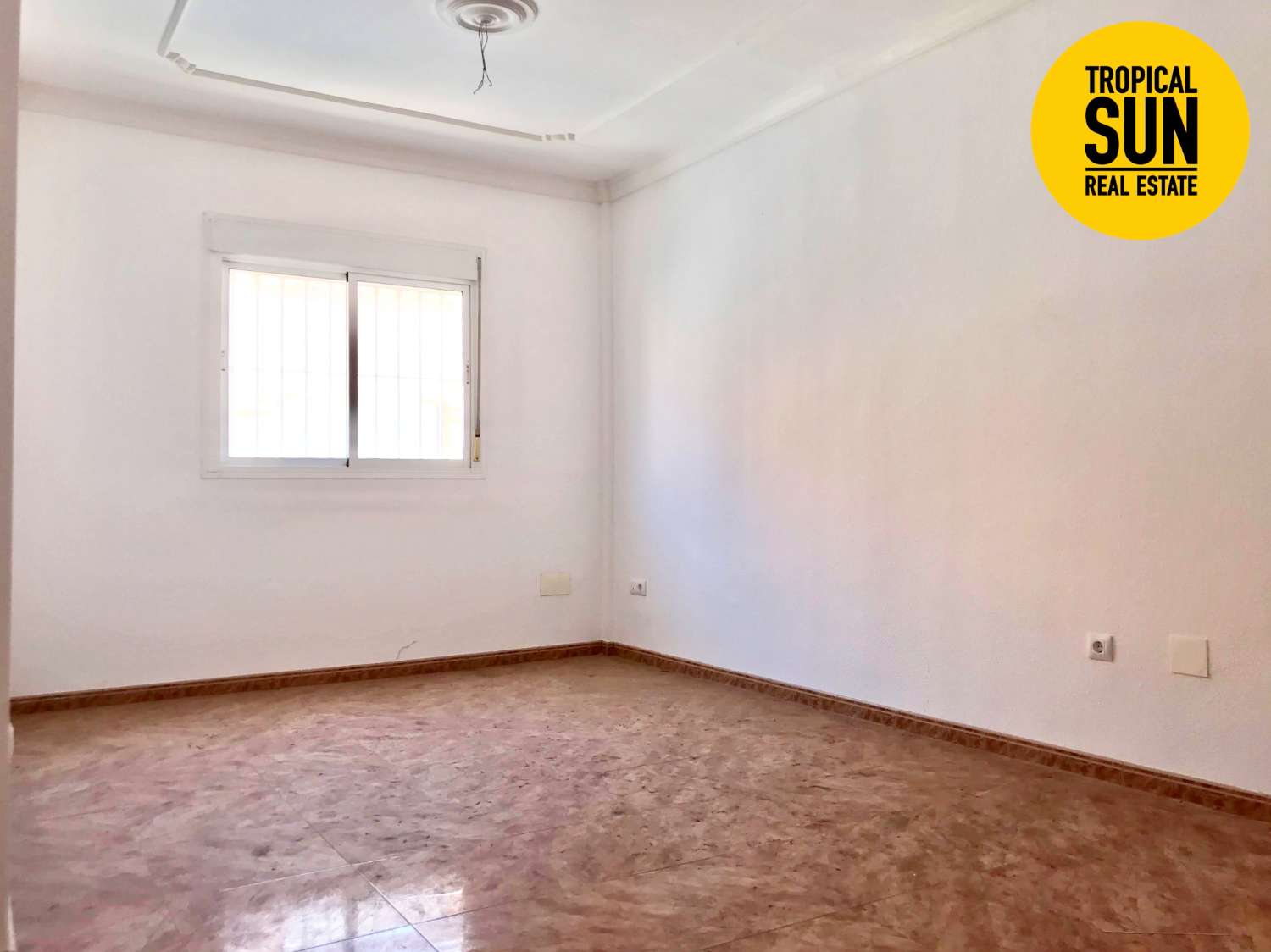 Duplex adosado en La Mojonera, Calle Acacias
