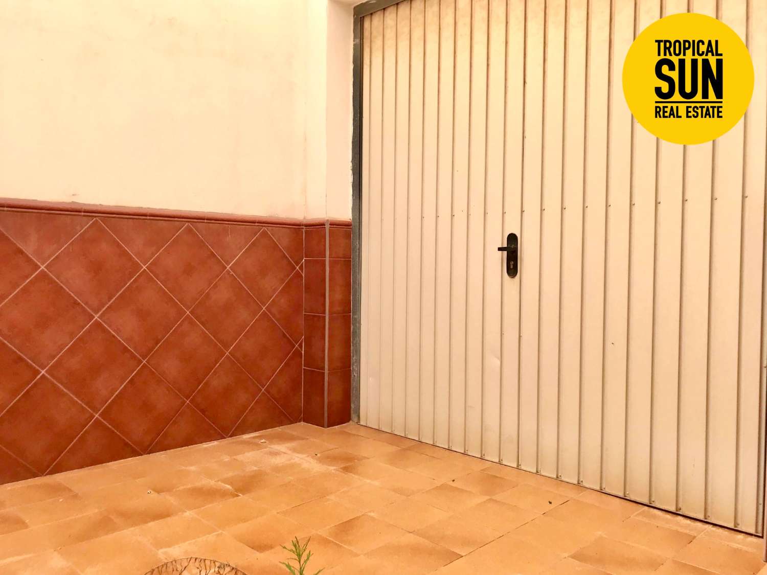 Duplex adosado en La Mojonera, Calle Acacias