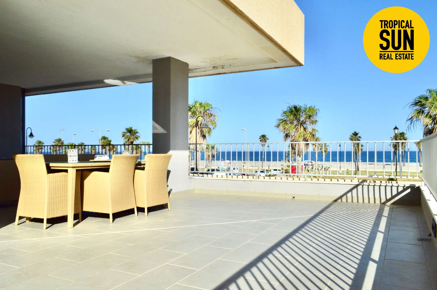 Piso en primera línea de playa, Residencial Mirador de Playa Serena