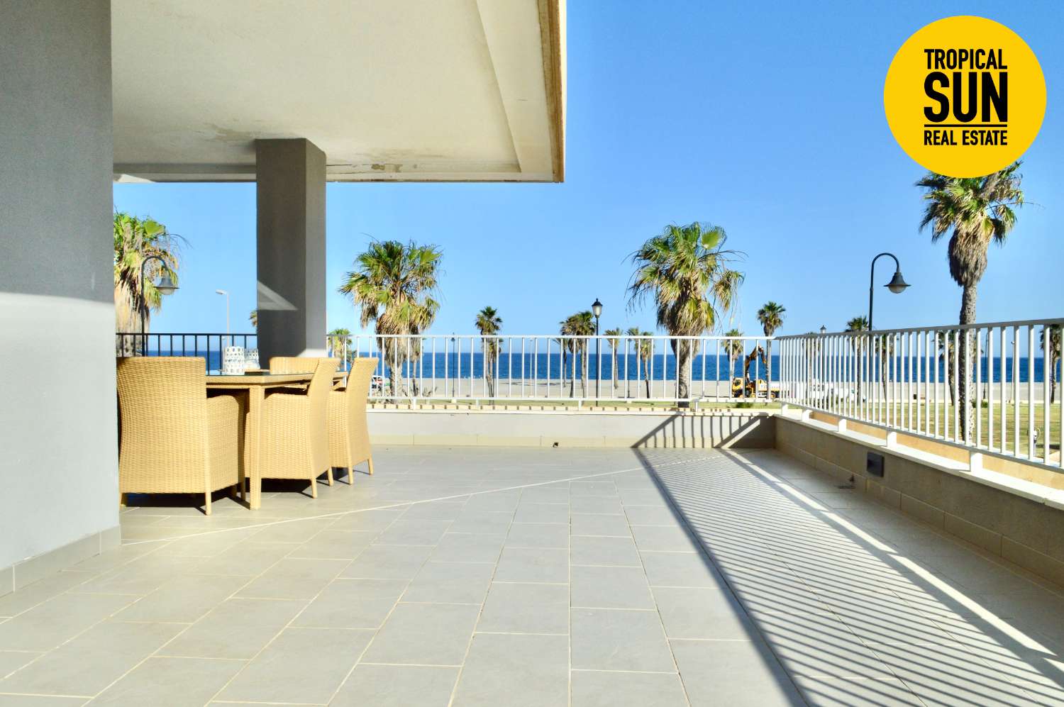 Piso en primera línea de playa, Residencial Mirador de Playa Serena