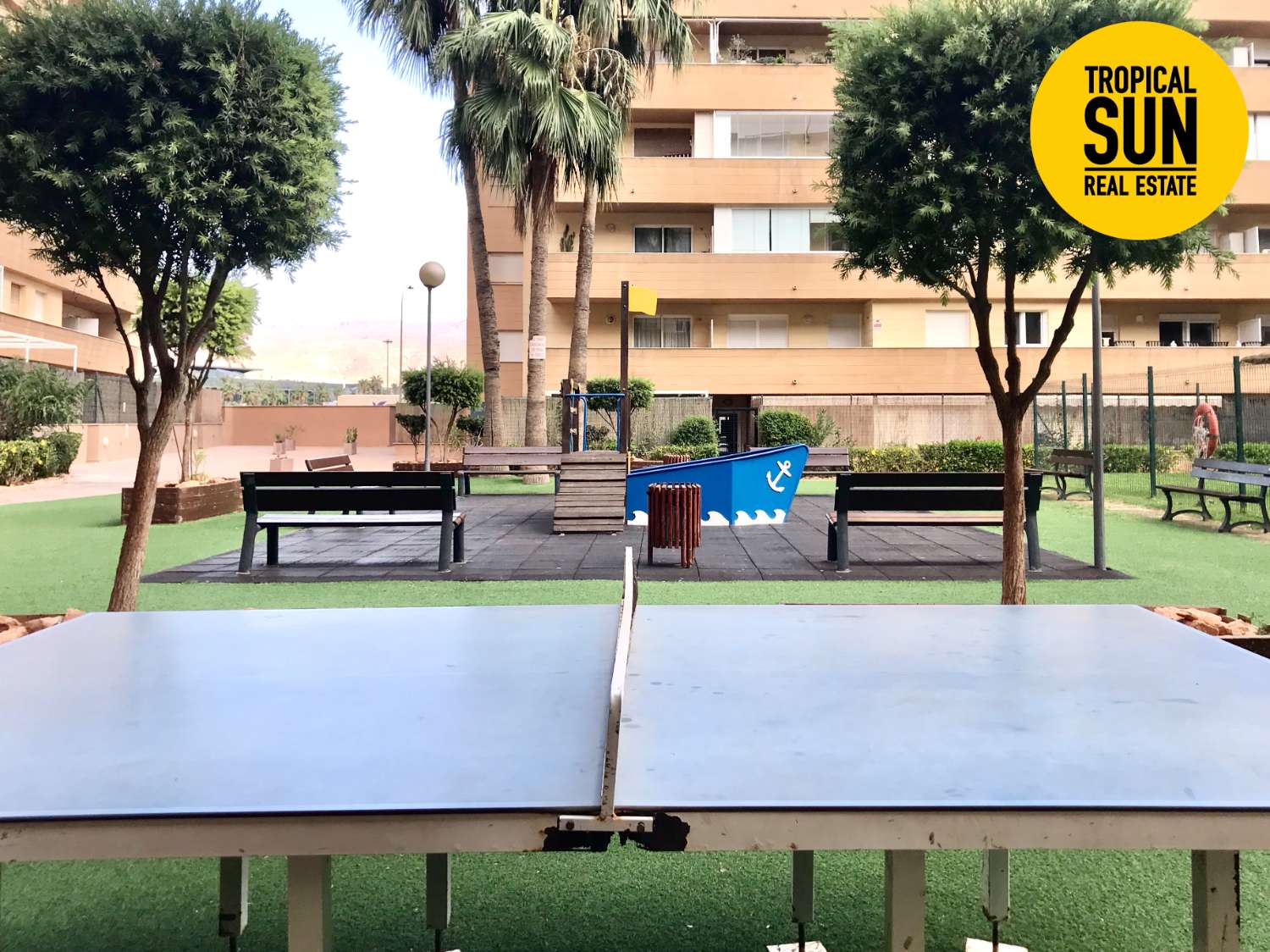 Piso con gran terraza junto Auditorio y Centro Comercial, Las Salinas