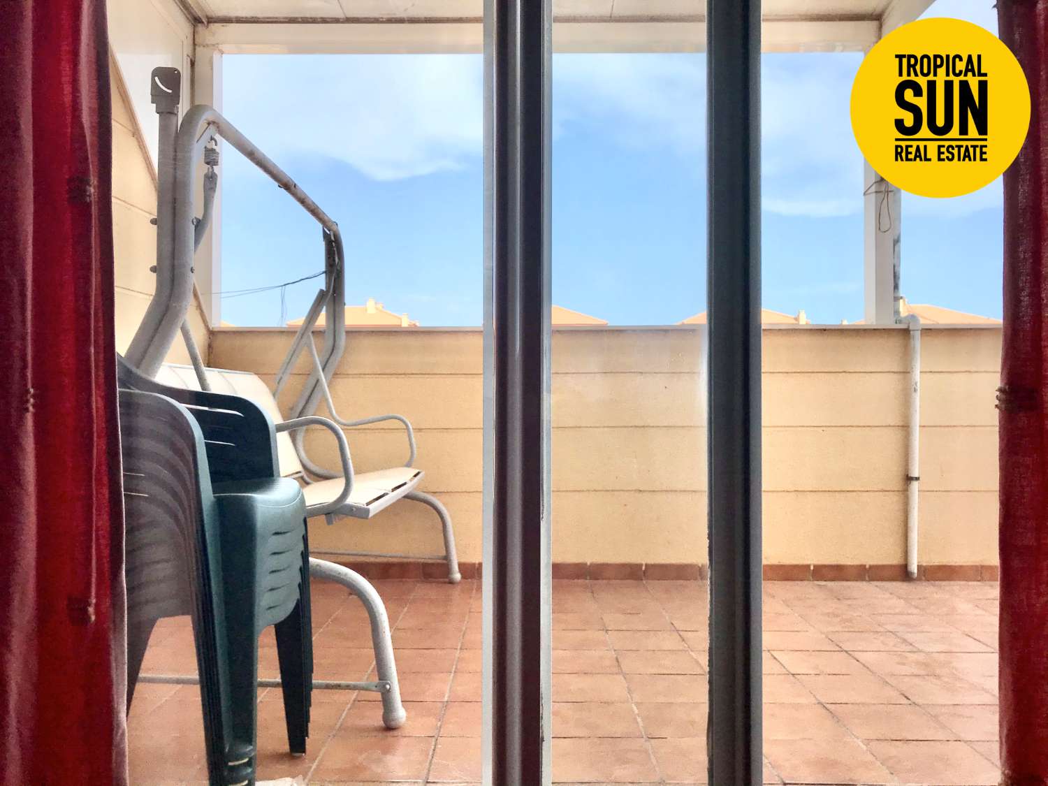 Piso con gran terraza junto Auditorio y Centro Comercial, Las Salinas