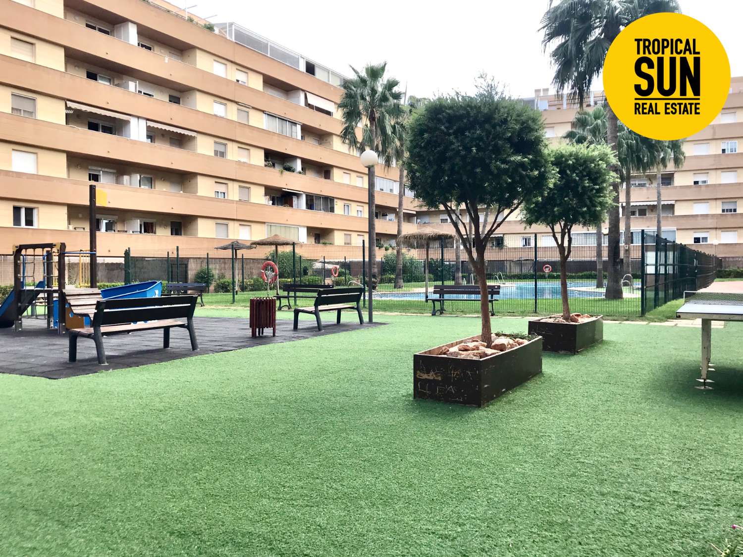 Piso con gran terraza junto Auditorio y Centro Comercial, Las Salinas
