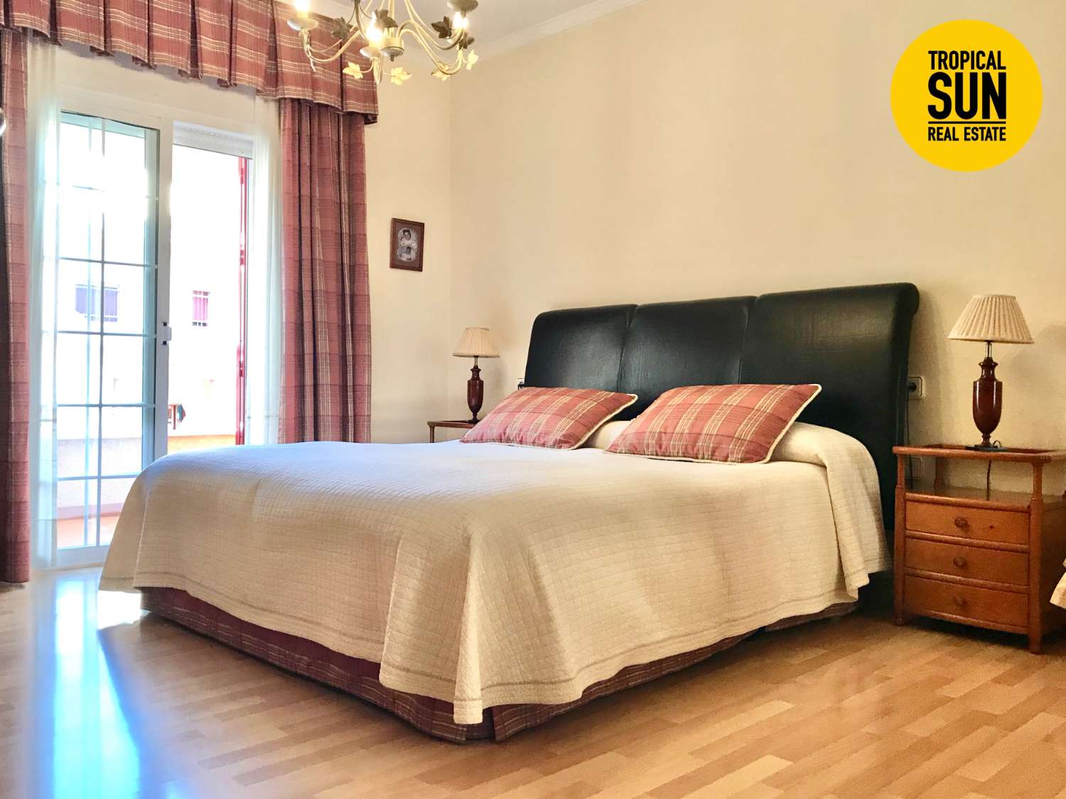 Dúplex en Roquetas de Mar - Amplia y luminosa casa adosada en Paseo de los Baños