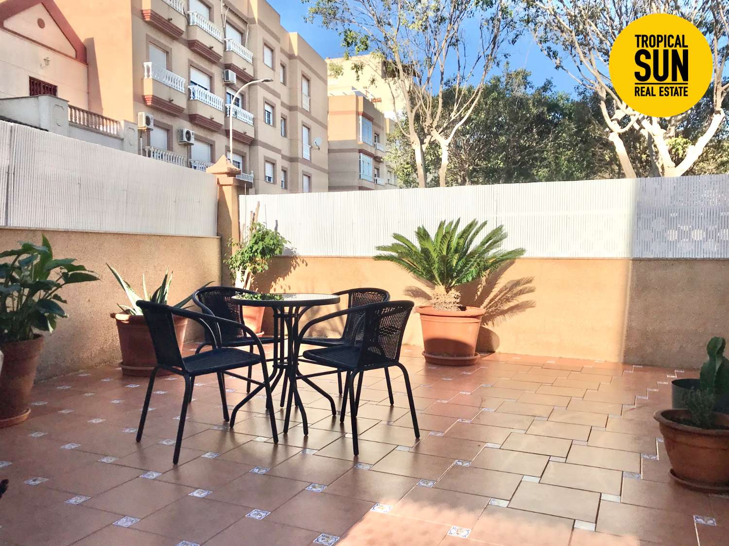Dúplex en Roquetas de Mar - Amplia y luminosa casa adosada en Paseo de los Baños