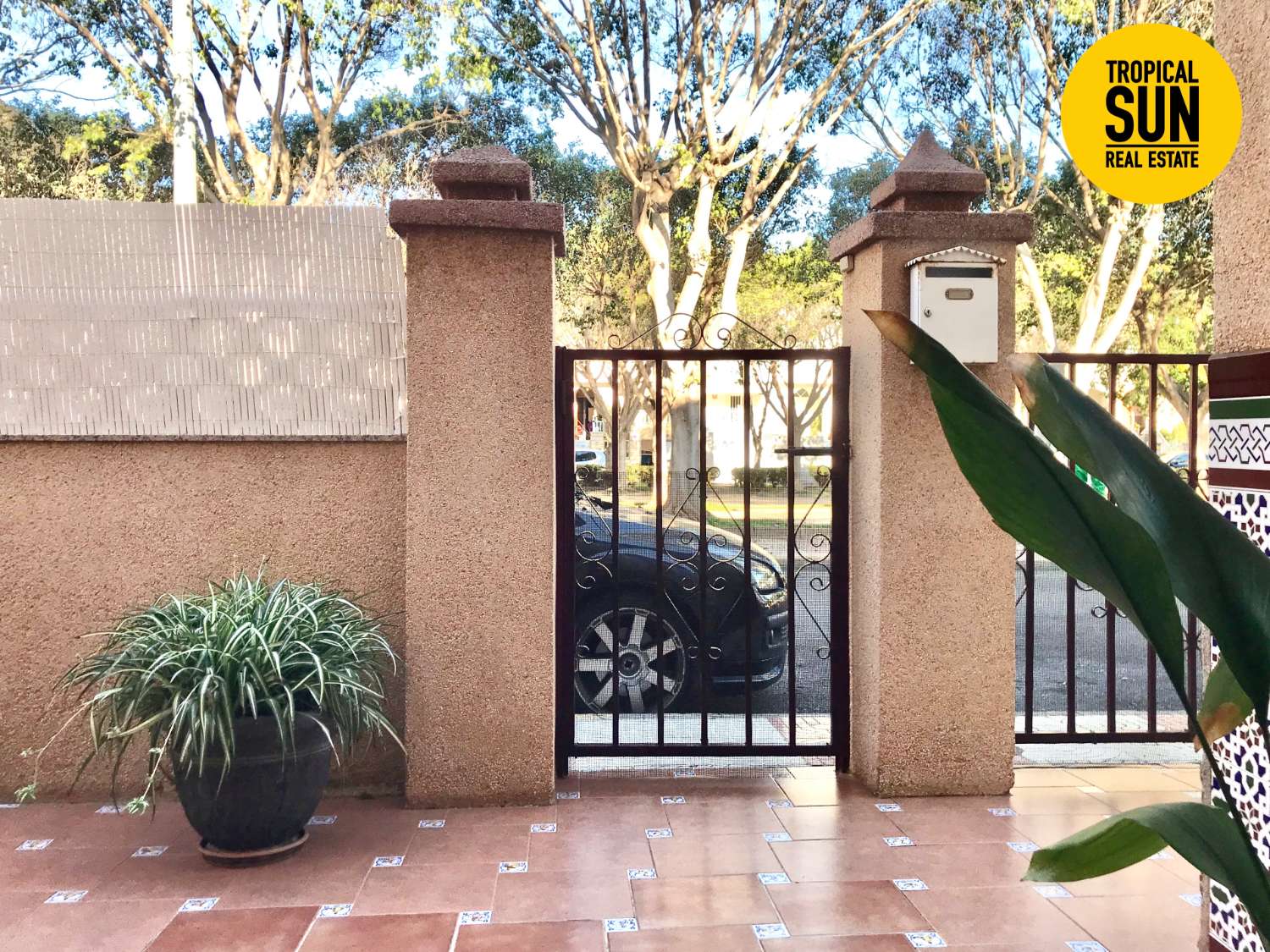 Dúplex en Roquetas de Mar - Amplia y luminosa casa adosada en Paseo de los Baños