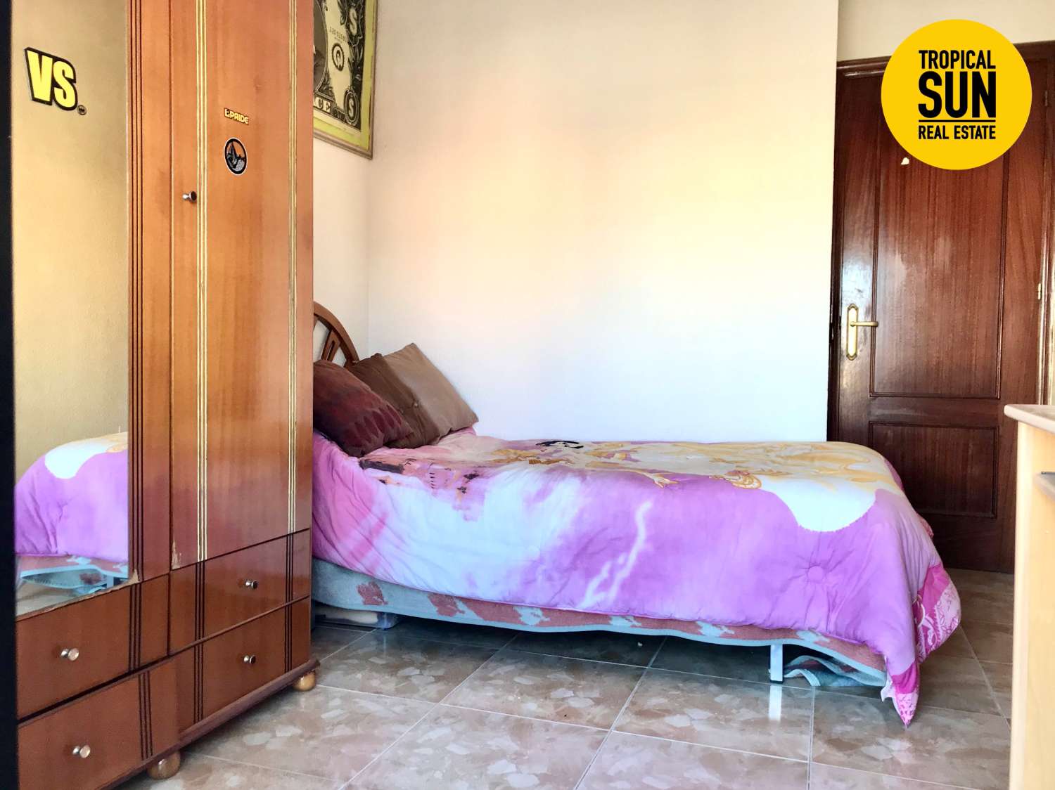 Piso Dúplex en Las Marinas, Roquetas de Mar, con garaje independiente: ¡tu hogar ideal te espera!