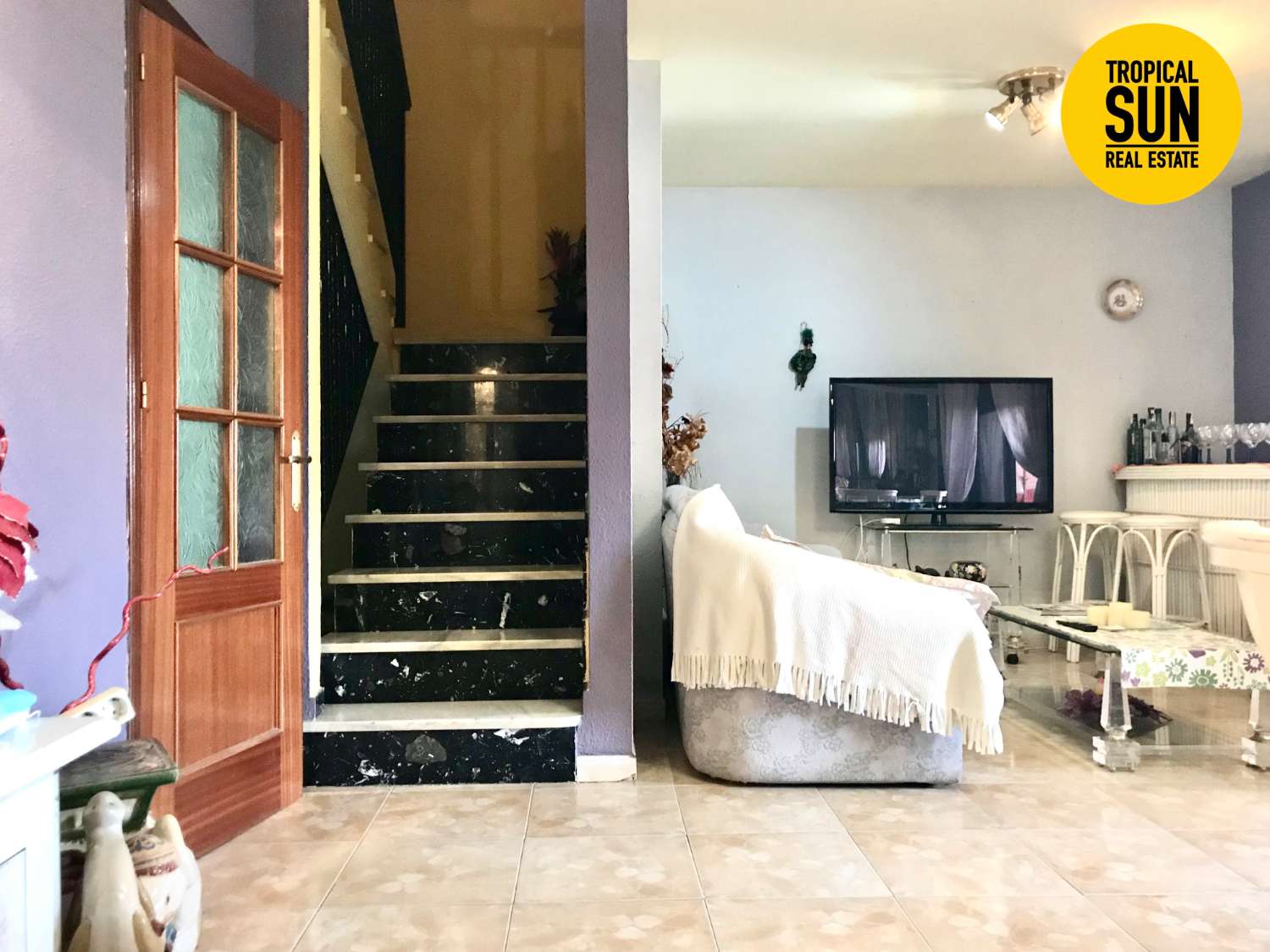 Piso Dúplex en Las Marinas, Roquetas de Mar, con garaje independiente: ¡tu hogar ideal te espera!
