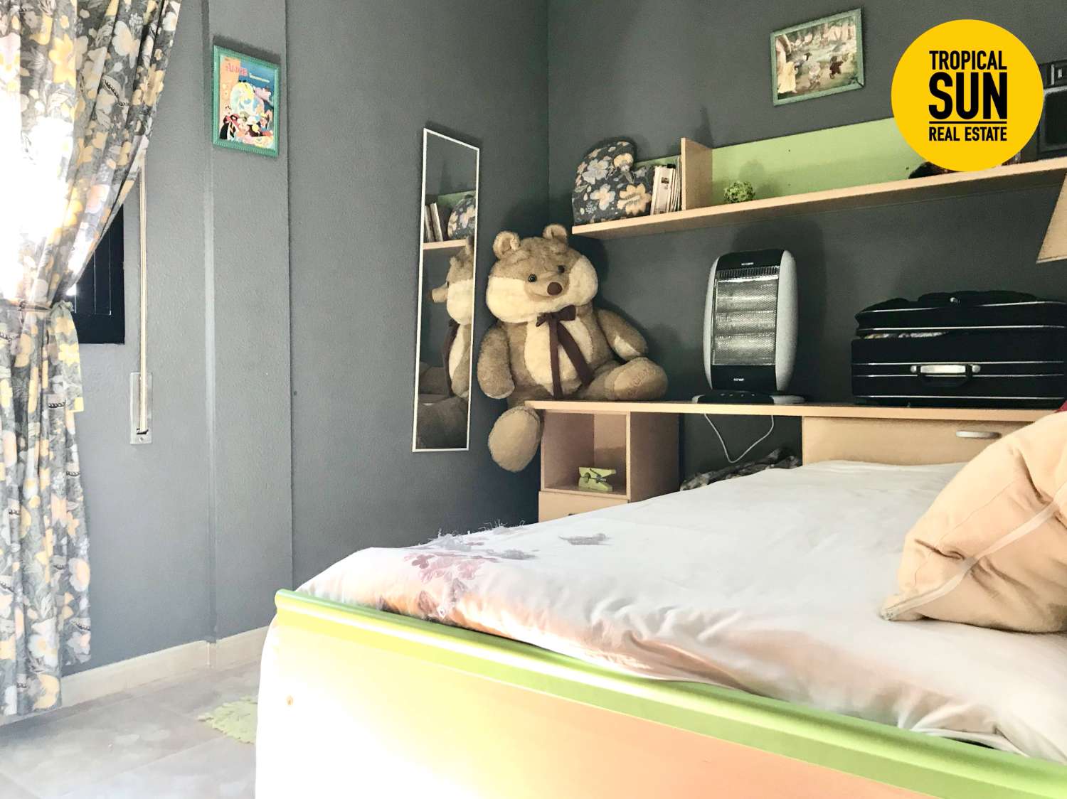 Piso Dúplex en Las Marinas, Roquetas de Mar, con garaje independiente: ¡tu hogar ideal te espera!