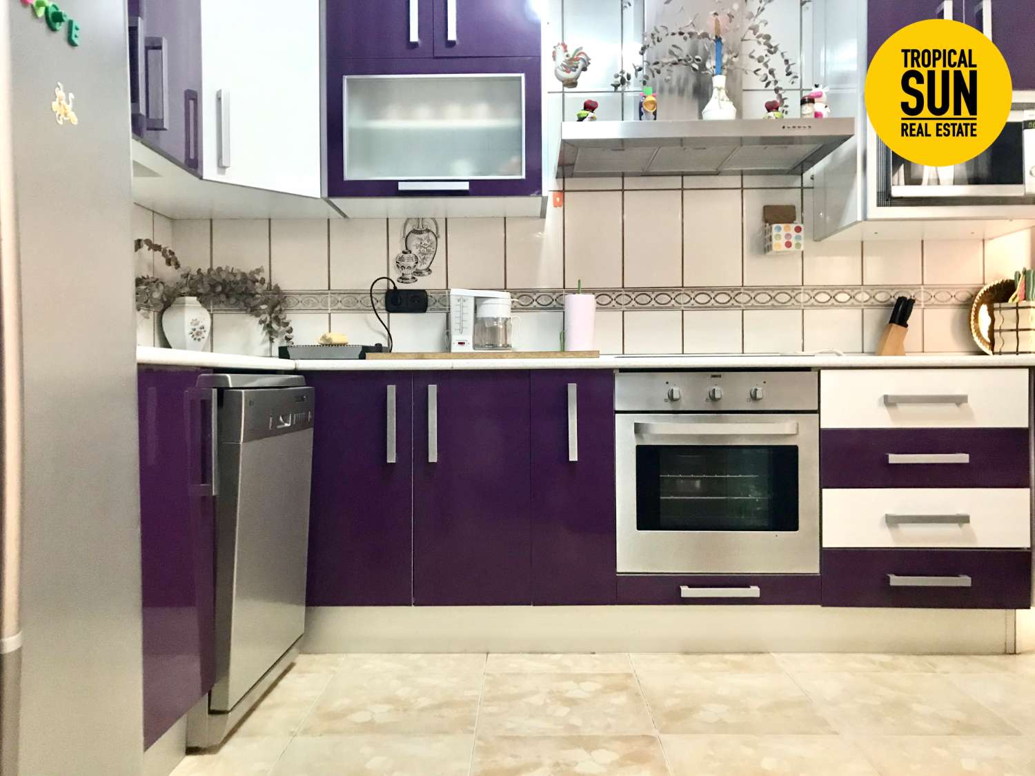 Piso Dúplex en Las Marinas, Roquetas de Mar, con garaje independiente: ¡tu hogar ideal te espera!