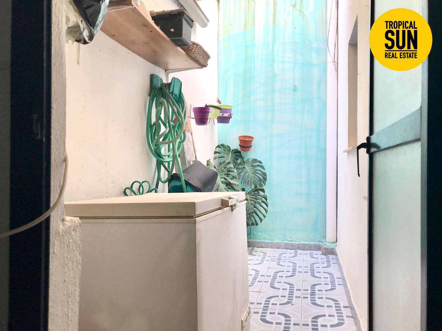 Piso Dúplex en Las Marinas, Roquetas de Mar, con garaje independiente: ¡tu hogar ideal te espera!