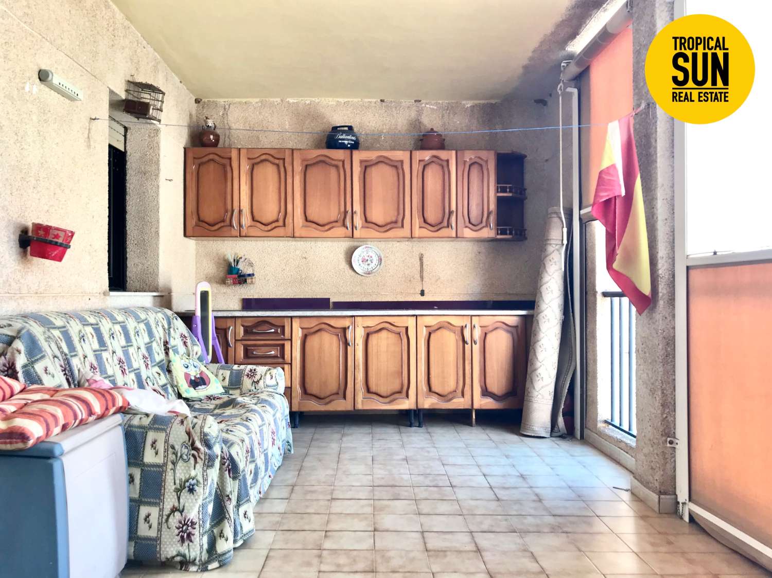 Piso Dúplex en Las Marinas, Roquetas de Mar, con garaje independiente: ¡tu hogar ideal te espera!