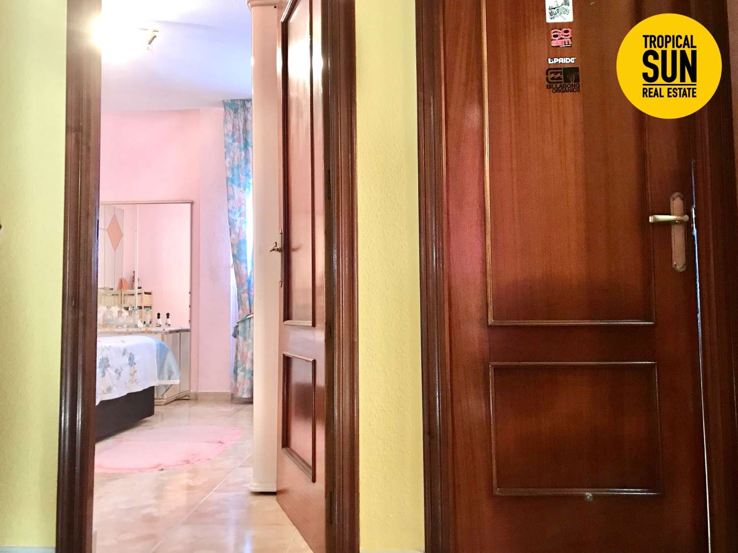 Piso Dúplex en Las Marinas, Roquetas de Mar, con garaje independiente: ¡tu hogar ideal te espera!