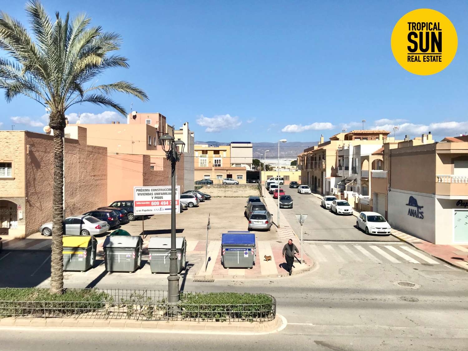 Piso Dúplex en Las Marinas, Roquetas de Mar, con garaje independiente: ¡tu hogar ideal te espera!