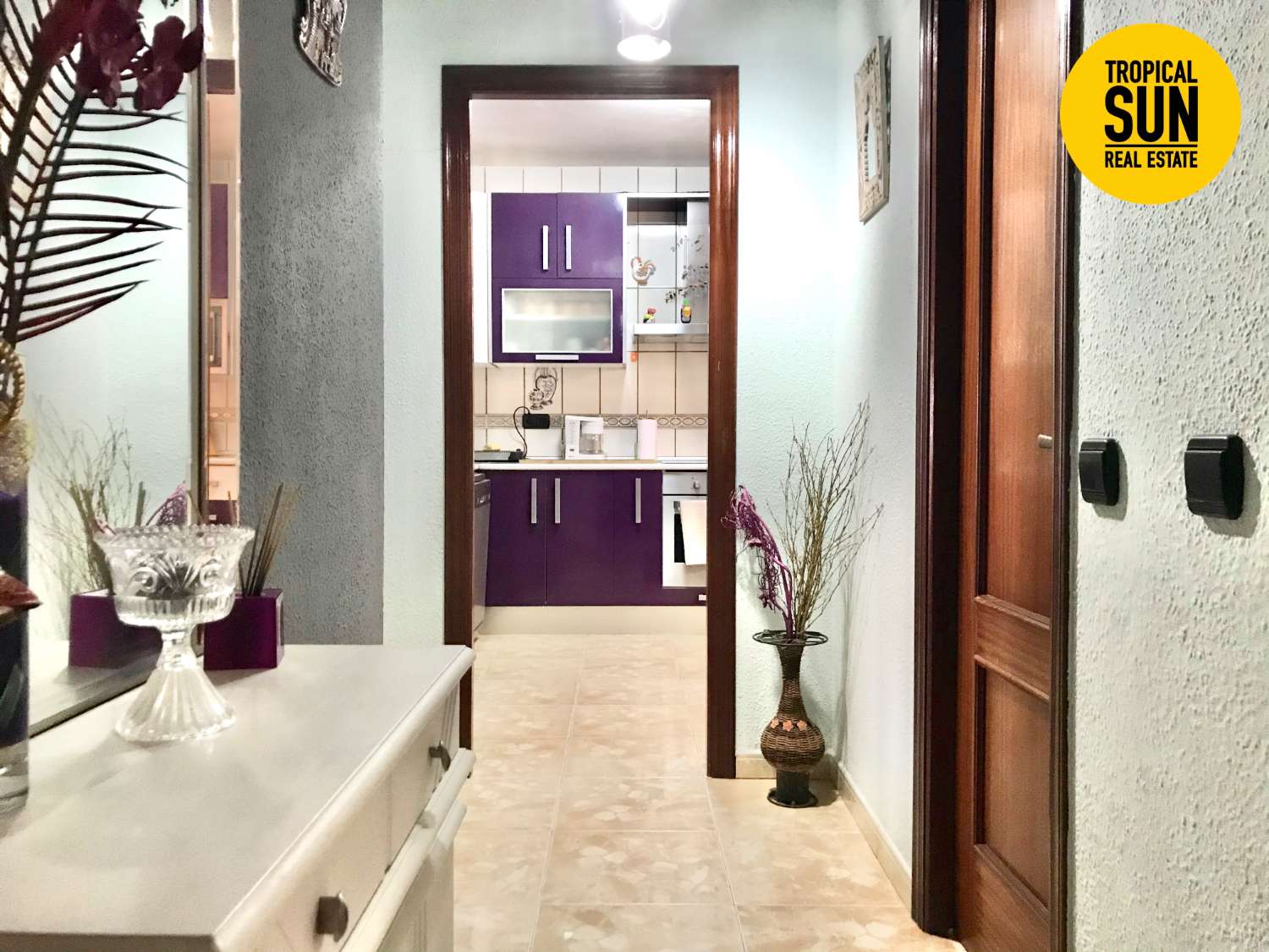 Piso Dúplex en Las Marinas, Roquetas de Mar, con garaje independiente: ¡tu hogar ideal te espera!