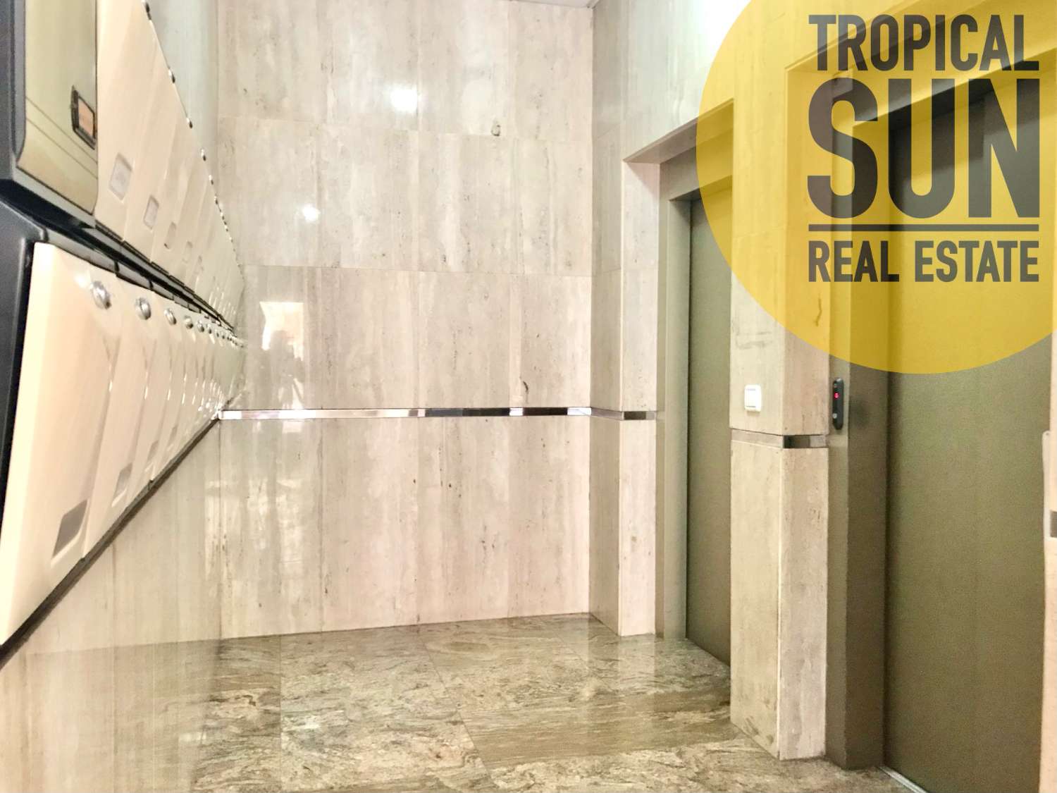 Piso de 3 dormitorios en Urbanizacion Roquetas de Mar, Jardines del Sabinar