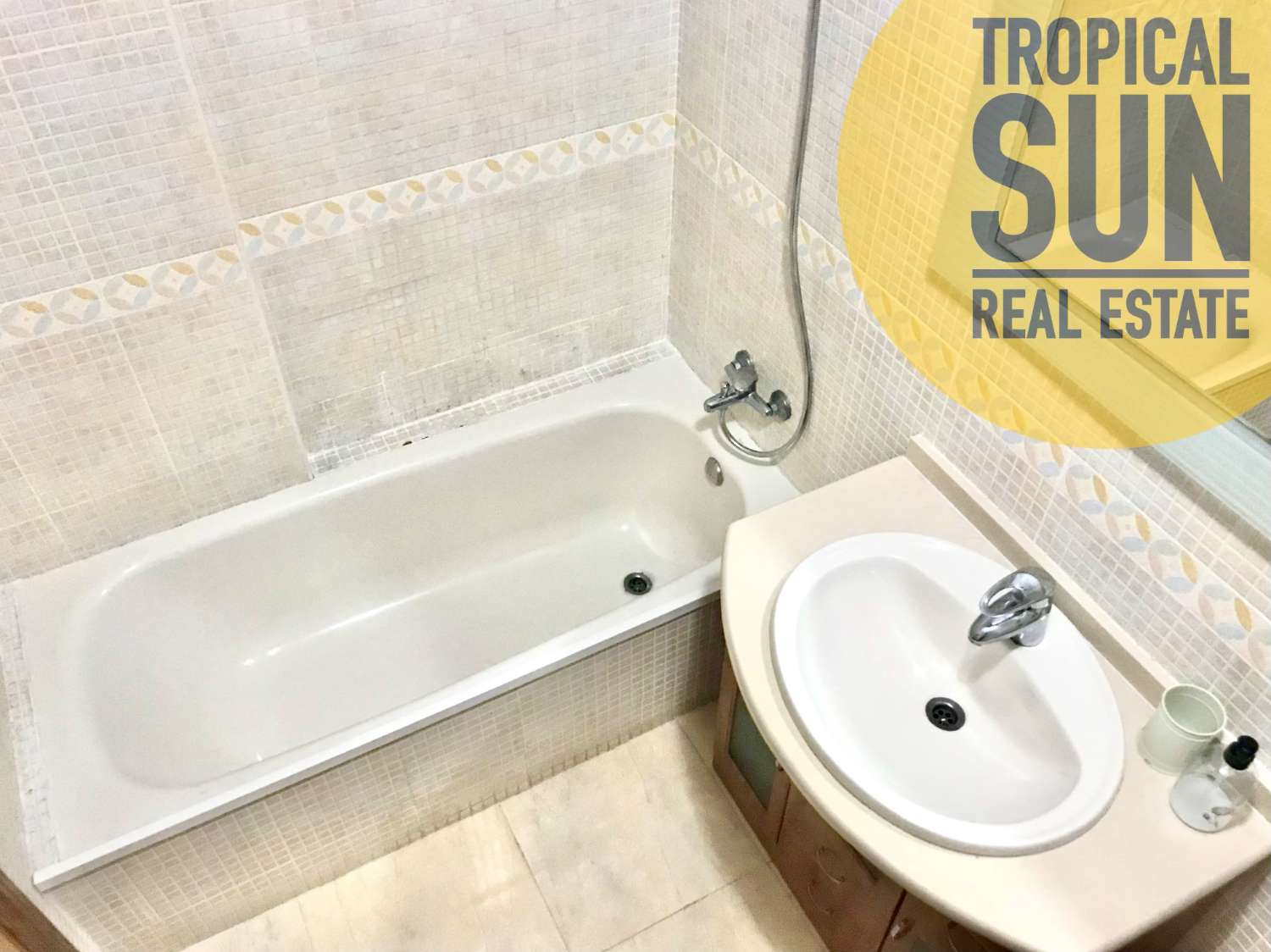 Piso de 3 dormitorios en Urbanizacion Roquetas de Mar, Jardines del Sabinar