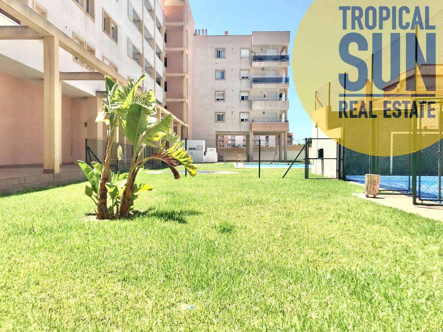 Piso de 3 dormitorios en Urbanizacion Roquetas de Mar, Jardines del Sabinar