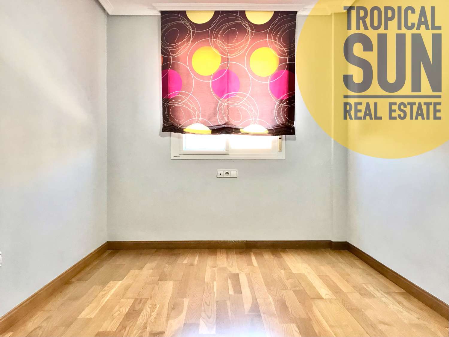 Piso de 3 dormitorios en Urbanizacion Roquetas de Mar, Jardines del Sabinar