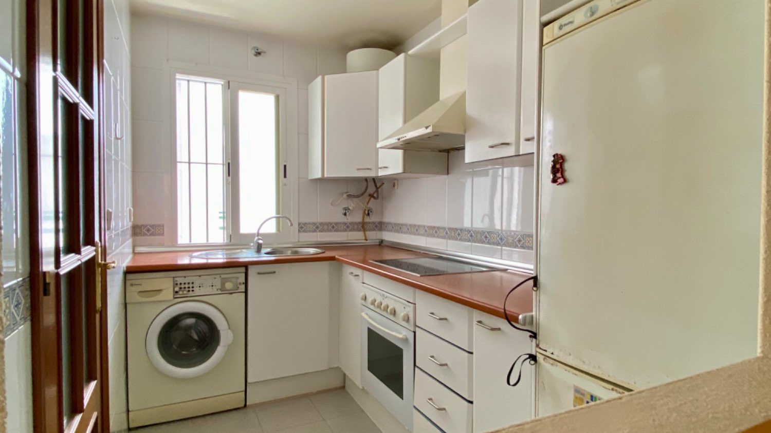 Acogedora Vivienda con Terraza en el Residencial TORREVELA II, Roquetas de Mar