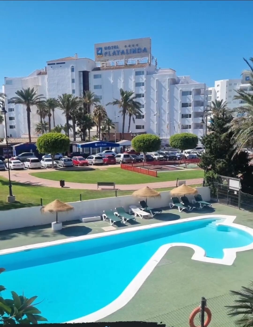 Estudio reformado junto a la playa en residencial con piscina - Playa Serena